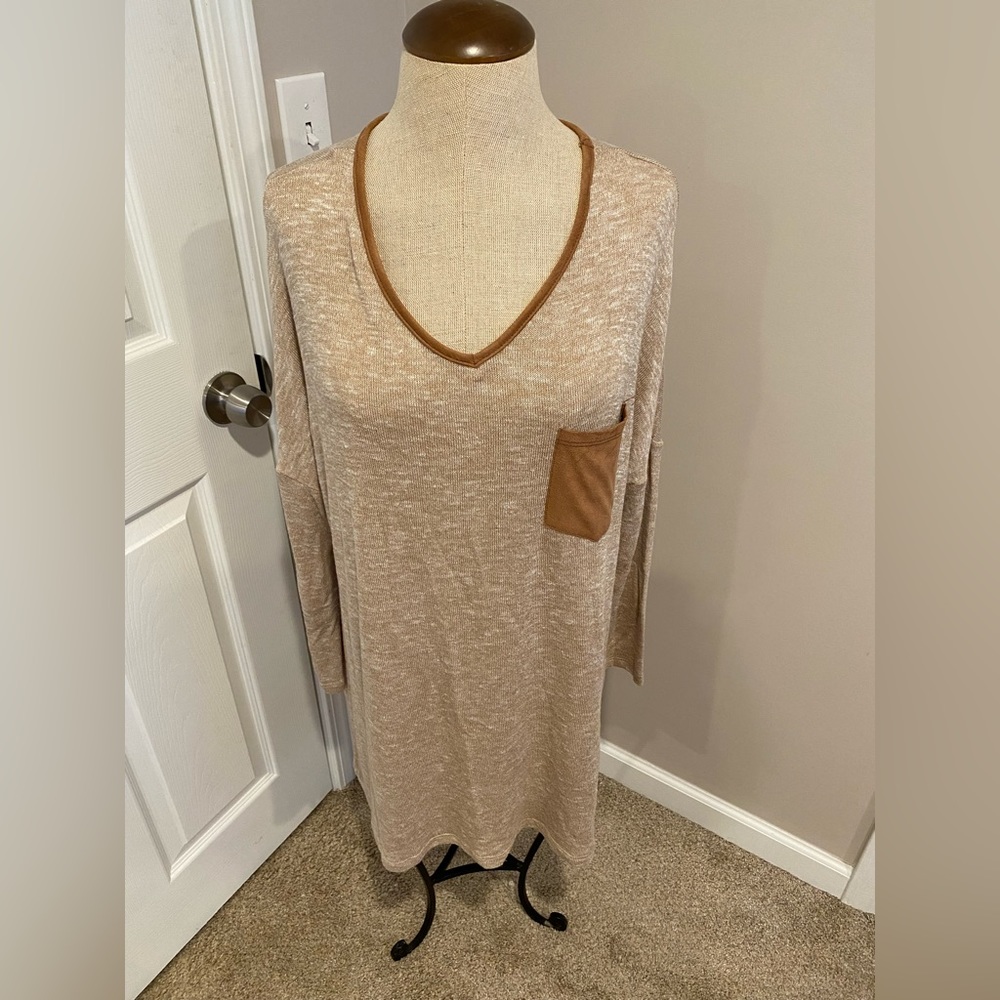 Lollipop Star Size M (oversized) Women Cream/Tan Sweater!